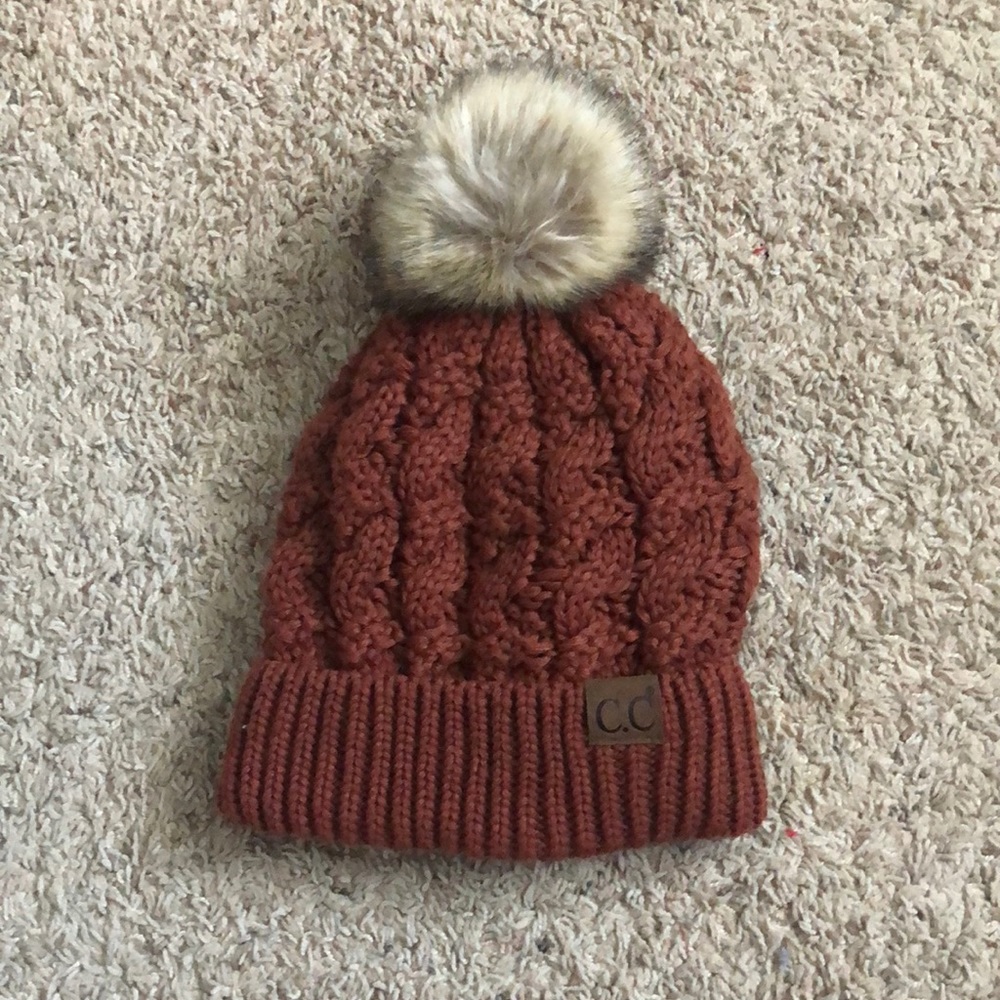 Rusted Orange color. 1 size fits all. Stretchy; easy fit.